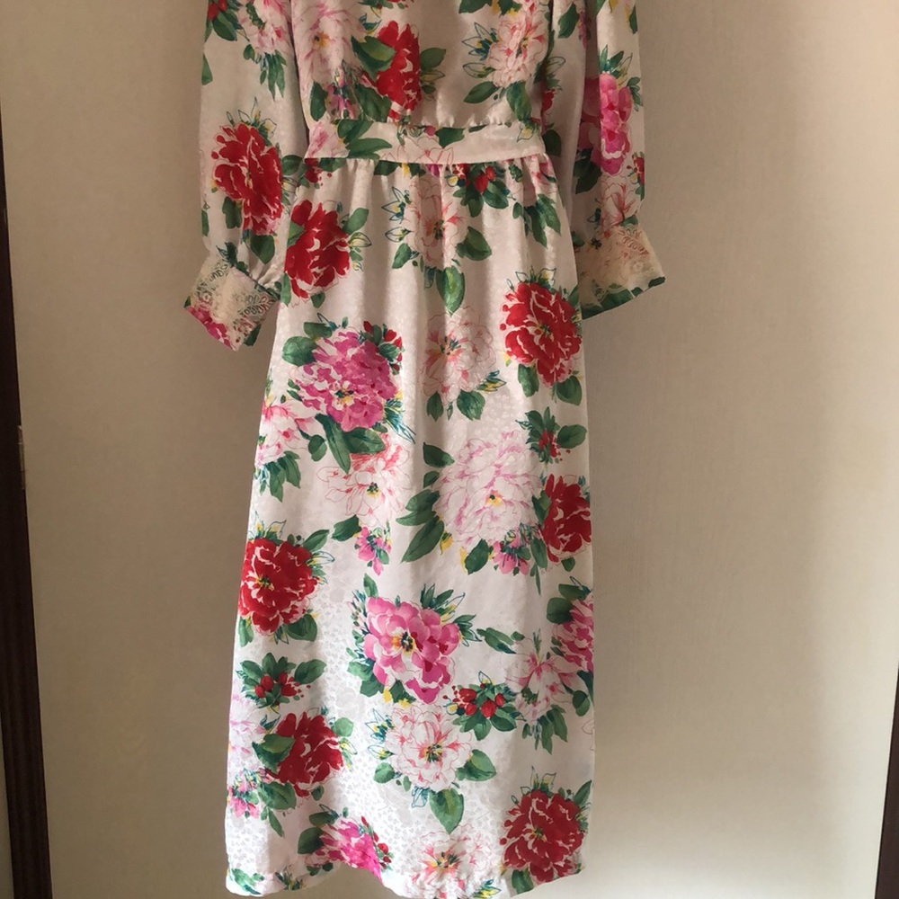 Woman’s rare Victorian floral VTG Gold label Victoria’s Secret lace bath robe - Picture 13 of 16